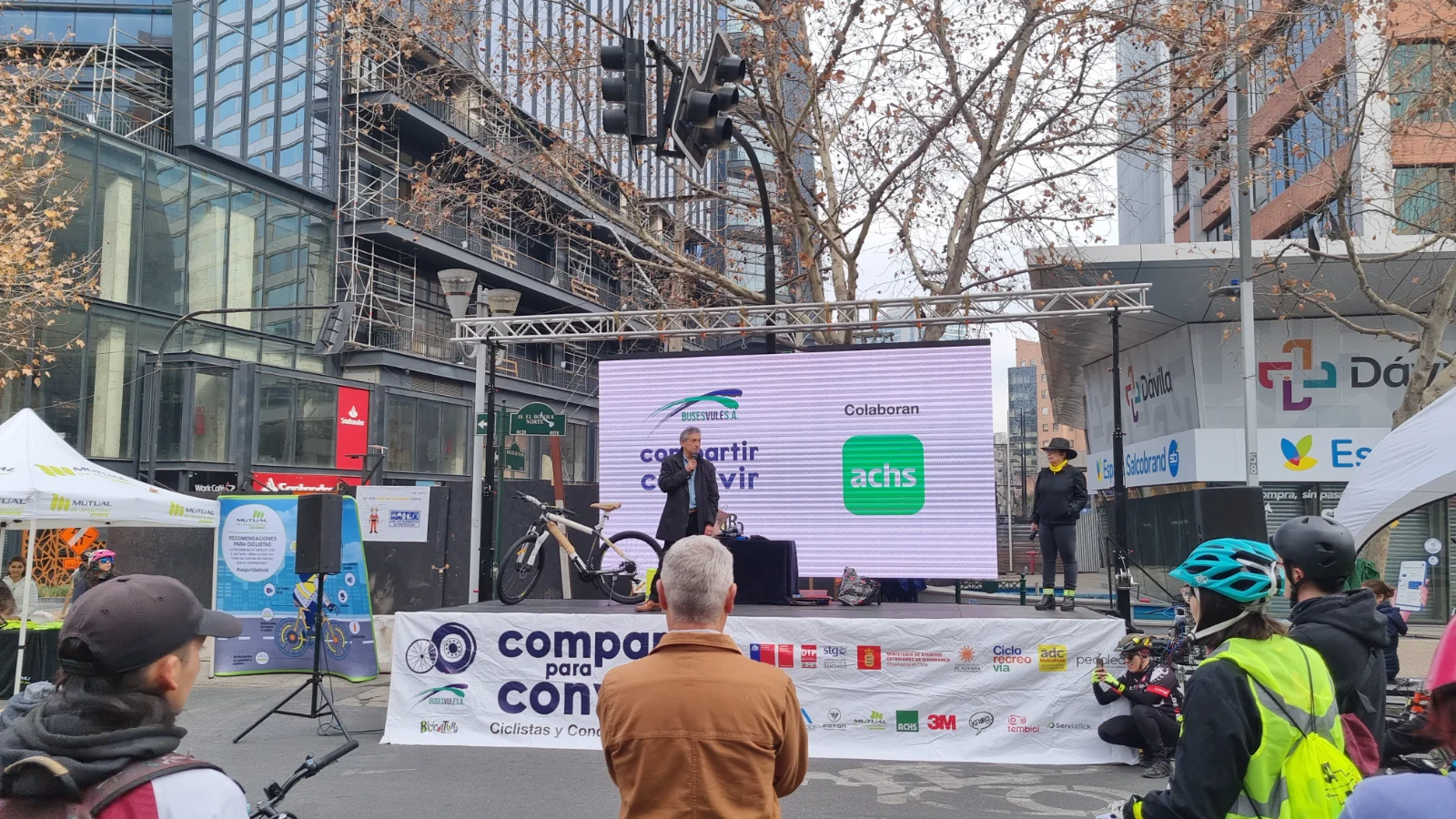 Pantalla LED en un evento urbano