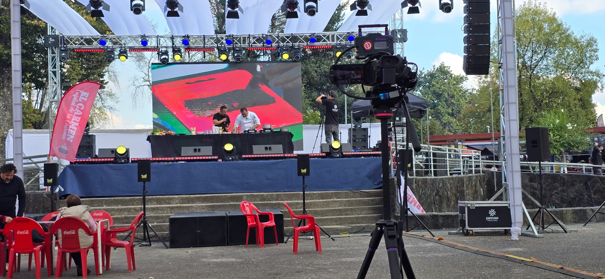 Montaje técnico de un escenario por el equipo de Panruax